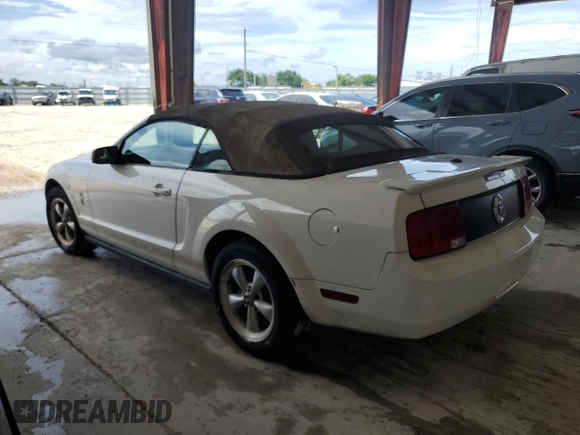 2008 Ford Mustang Deluxe с VIN 1ZVHT84N285127603, выставлен на аукционе Copart как лот 61134925 с пробегом Не указан миль и Чистый • Clean title. История ставок и продаж доступна на DreamBid. Изображение 2.