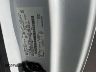 2018 Ford F-150 XL z VIN 1FTFX1E58JKF35180, wystawiony jako IAAI lot #42782023 z przebiegiem 105 516 mil mil oraz . Historia ofert i sprzedaży dostępna na DreamBid. Obrazek 20.