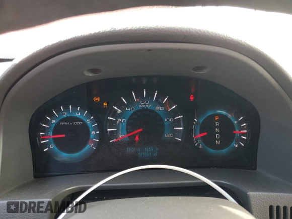 2010 Ford Fusion SE z VIN 3FAHP0HG4AR234696, wystawiony jako Copart lot #60597925 z przebiegiem 187 861 mil mil oraz Szkoda całkowita • Salvage title. Historia ofert i sprzedaży dostępna na DreamBid. Obrazek 9.