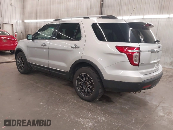 2014 Ford Explorer XLT z VIN 1FM5K8D8XEGA15680, wystawiony jako IAAI lot #42194829 z przebiegiem 179 946 mil mil oraz . Historia ofert i sprzedaży dostępna na DreamBid. Obrazek 3.