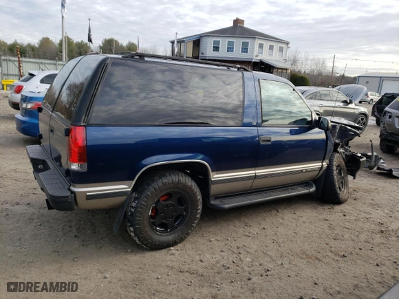 1999 Chevrolet Tahoe with VIN 3GNEK18R1XG208636, listed as a Copart auction lot 83521334 with 146,408 mi miles and Clean Title. Bid and sale history available at carsss.com. Image 3.
