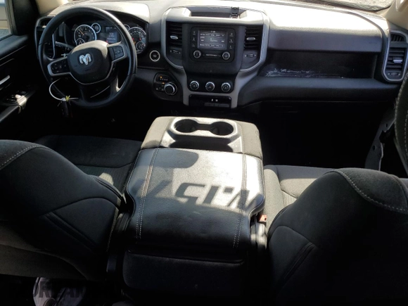 2019 Ram 1500 Tradesman z VIN 1C6SRFCT5KN551271, wystawiony jako Copart lot #46030635 z przebiegiem 116 844 mil mil oraz Szkoda całkowita • Salvage title. Historia ofert i sprzedaży dostępna na DreamBid. Obrazek 8.