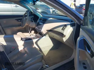 2013 Nissan Altima SV with VIN 1N4AL3AP6DC160905, listed as a IAAI auction lot 41413740 with 250,297 mi miles and . Bid and sale history available at carsss.com. Image 5.