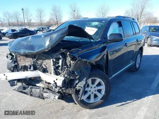 2013 Toyota Highlander with VIN 5TDBK3EH4DS256115, listed as a IAAI auction lot 41295268 with 1 mi miles. Bid and sale history available at carsss.com. Image 2.
