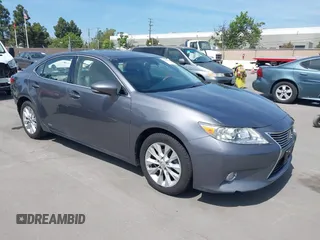 2013 Lexus ES 300h Hybrid with VIN JTHBW1GG6D2023923, listed as a IAAI auction lot 42099648 with 226,437 mi miles. Bid and sale history available at carsss.com. Image 1.