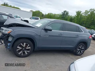 2020 Volkswagen Atlas SEL with VIN 1V2ME2CA3LC220933, listed as a IAAI auction lot 42265014 with 43,343 mi miles and . Bid and sale history available at DreamBid. Image 15.