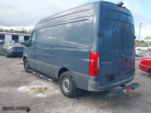2019 Mercedes-Benz Sprinter Cargo Van with VIN WD4PF0CD9KT004602, listed as a IAAI auction lot 41554305 with NaN miles. Bid and sale history available at carsss.com. Image 3.