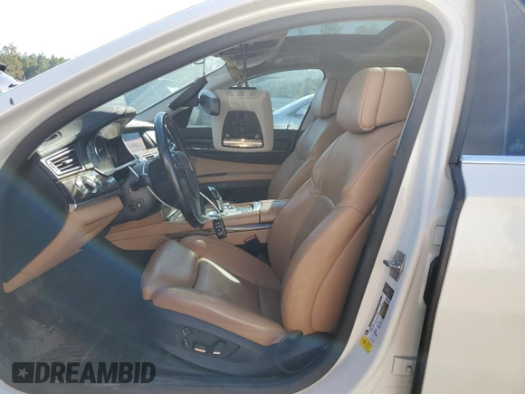 2010 BMW 7 Series 750Li z VIN WBAKB8C5XACY62874, wystawiony jako Copart lot #75656054 z przebiegiem 132 663 mil mil oraz Szkoda całkowita • Salvage title. Historia ofert i sprzedaży dostępna na DreamBid. Obrazek 7.