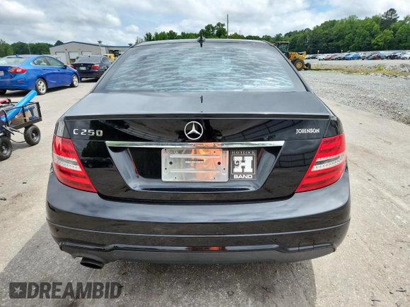 2012 Mercedes-Benz C 250 Sport z VIN WDDGF4HBXCR200013, wystawiony jako Copart lot #58345935 z przebiegiem 111 378 mil mil oraz Szkoda całkowita • Salvage title. Historia ofert i sprzedaży dostępna na DreamBid. Obrazek 6.