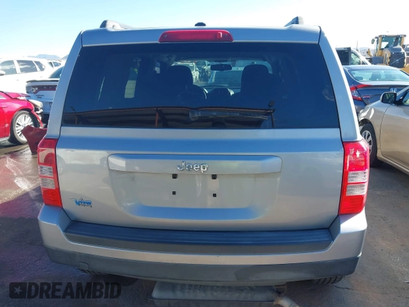 2017 Jeep Patriot Sport with VIN 1C4NJPBB8HD132437, listed as a IAAI auction lot 41429955 with 141,243 mi miles. Bid and sale history available at carsss.com. Image 16.