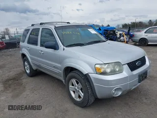 2005 Ford Escape с VIN 1FMYU95H35KC74231, выставлен на аукционе IAAI как лот 41688558 с пробегом 192 623 миль миль и . История ставок и продаж доступна на DreamBid. Изображение 1.
