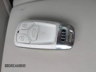 2023 Audi Q5 S line Premium Plus z VIN WA1EAAFY0P2150107, wystawiony jako IAAI lot #41784798 z przebiegiem 27 019 mil mil oraz . Historia ofert i sprzedaży dostępna na DreamBid. Obrazek 11.