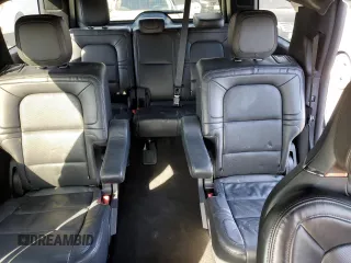 2022 Lincoln Navigator Reserve z VIN 5LMJJ2KT1NEL16482, wystawiony jako Copart lot #41737925 z przebiegiem 12 250 mil mil oraz Szkoda całkowita • Salvage title. Historia ofert i sprzedaży dostępna na DreamBid. Obrazek 10.