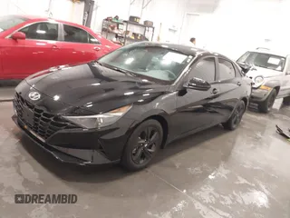 2023 Hyundai Elantra SEL z VIN KMHLM4AG3PU526870, wystawiony jako IAAI lot #41471456 z przebiegiem 33 252 mil mil oraz . Historia ofert i sprzedaży dostępna na DreamBid. Obrazek 2.