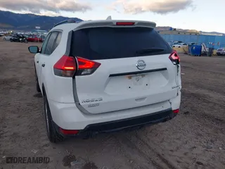 2017 Nissan Rogue SL with VIN 5N1AT2MV5HC758855, listed as a IAAI auction lot 40600596 with 101,071 mi miles. Bid and sale history available at carsss.com. Image 17.