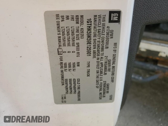 2009 GMC Sierra 2500HD SLE z VIN 1GTHK59K59E125901, wystawiony jako Copart lot #55094295 z przebiegiem 262 201 mil mil oraz Czysty tytuł • Clean title. Historia ofert i sprzedaży dostępna na DreamBid. Obrazek 12.