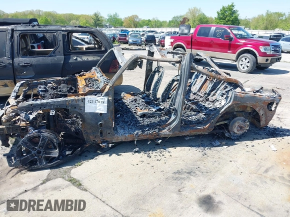 2019 Jeep Wrangler Unlimited Sahara with VIN 1C4HJXEG2KW580253, listed as a IAAI auction lot 42147018 with 8,394 mi miles and . Bid and sale history available at DreamBid. Image 6.