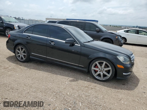2012 Mercedes-Benz C 300 Sport с VIN WDDGF8BB9CR210323, выставлен на аукционе Copart как лот 57348175 с пробегом 87 400 миль миль и Чистый • Clean title. История ставок и продаж доступна на DreamBid. Изображение 4.