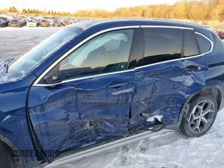 2019 BMW X1 xDrive28i z VIN WBXHT3C54K5L36472, wystawiony jako IAAI lot #41391927 z przebiegiem 88 950 mil mil oraz . Historia ofert i sprzedaży dostępna na DreamBid. Obrazek 6.