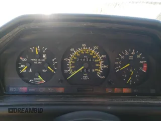 1988 Mercedes-Benz 300 E with VIN WDBEA30DXJA700058, listed as a Copart auction lot 58342374 with 210,787 mi miles and Clean Title. Bid and sale history available at DreamBid. Image 9.