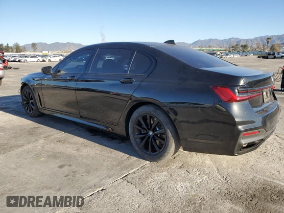 2020 BMW 7 Series 740i with VIN WBA7T2C00LGL17895, listed as a Copart auction lot 70637582 with 30,301 mi miles. Bid and sale history available at carsss.com. Image 2.