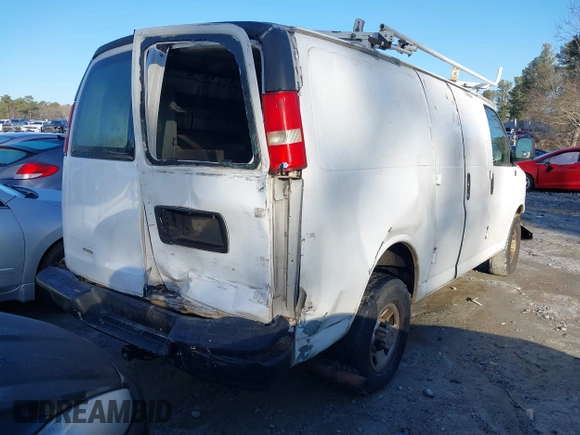 2007 Chevrolet Express Cargo Van with VIN 1GCGG25V871252982, listed as a IAAI auction lot 41480672 with 1 mi miles. Bid and sale history available at carsss.com. Image 4.