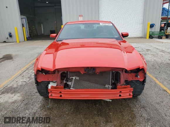 2013 Ford Mustang V6 z VIN 1ZVBP8AM1D5223156, wystawiony jako Copart lot #54687355 z przebiegiem 134 447 mil mil oraz Szkoda całkowita • Salvage title. Historia ofert i sprzedaży dostępna na DreamBid. Obrazek 5.