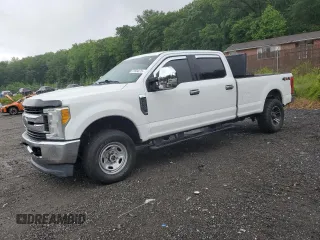 2017 Ford F-350 Platinum z VIN 1FT8W3B64HEC25752, wystawiony jako Copart lot #57534275 z przebiegiem 219 817 mil mil oraz Czysty tytuł • Clean title. Historia ofert i sprzedaży dostępna na DreamBid. Obrazek 1.