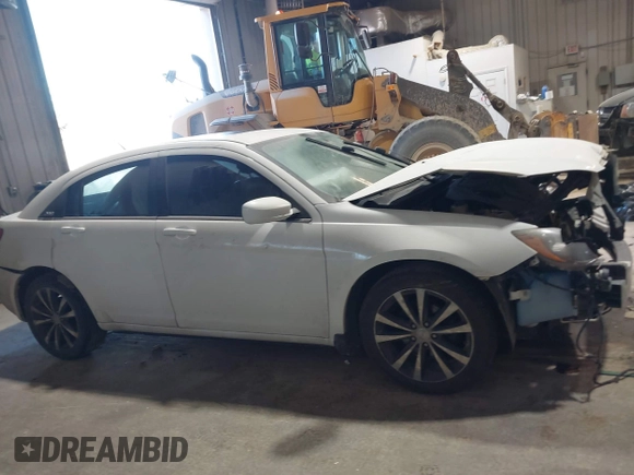 2012 Chrysler 200 S with VIN 1C3CCBHG1CN162040, listed as a IAAI auction lot 41265506 with 161,807 mi miles. Bid and sale history available at carsss.com. Image 13.