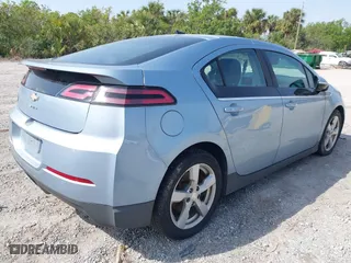 2013 Chevrolet Volt with VIN 1G1RA6E40DU111447, listed as a IAAI auction lot 41875712 with 304,466 mi miles. Bid and sale history available at carsss.com. Image 4.