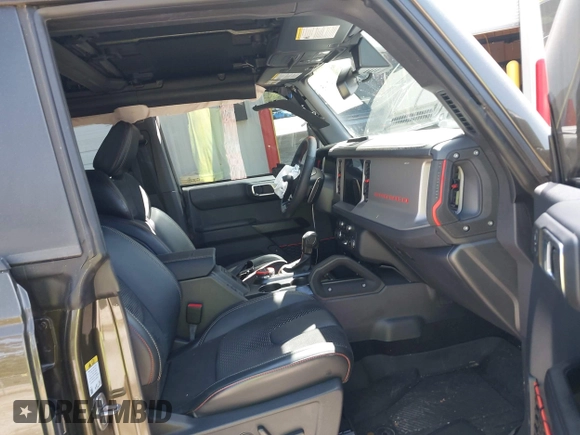 2024 Ford Bronco Raptor z VIN 1FMEE0RR4RLA01295, wystawiony jako IAAI lot #41971950 z przebiegiem 8 246 mil mil oraz . Historia ofert i sprzedaży dostępna na DreamBid. Obrazek 5.