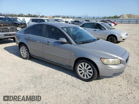 2005 Volvo S40 с VIN YV1MS390052070863, выставлен на аукционе Copart как лот 53854165 с пробегом 172 266 миль миль и Списание • Salvage title. История ставок и продаж доступна на DreamBid. Изображение 4.