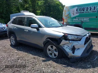 2021 Toyota RAV4 XLE с VIN 2T3P1RFV2MC177476, выставлен на аукционе IAAI как лот 42603949 с пробегом 39 457 миль миль и . История ставок и продаж доступна на DreamBid. Изображение 13.