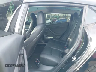 2023 Tesla Model 3 Performance z VIN 5YJ3E1EC3PF716085, wystawiony jako IAAI lot #41911684 z przebiegiem 45 184 mil mil oraz . Historia ofert i sprzedaży dostępna na DreamBid. Obrazek 8.