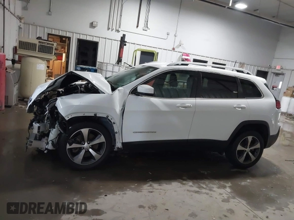 2019 Jeep Cherokee Limited with VIN 1C4PJLDB6KD114282, listed as a IAAI auction lot 41521581 with 111,475 mi miles and . Bid and sale history available at DreamBid. Image 15.