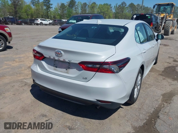 2023 Toyota Camry LE z VIN 4T1C11AK9PU142300, wystawiony jako IAAI lot #42063540 z przebiegiem 34 048 mil mil oraz . Historia ofert i sprzedaży dostępna na DreamBid. Obrazek 4.