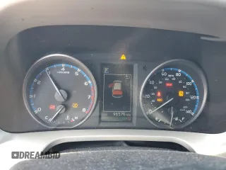 2018 Toyota RAV4 XLE z VIN 2T3RFREV4JW812199, wystawiony jako Copart lot #58485725 z przebiegiem 96 576 mil mil oraz Szkoda całkowita • Salvage title. Historia ofert i sprzedaży dostępna na DreamBid. Obrazek 9.