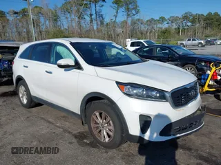 2020 Kia Sorento L with VIN 5XYPG4A39LG675435, listed as a IAAI auction lot 41675823 with 96,019 mi miles. Bid and sale history available at carsss.com. Image 1.