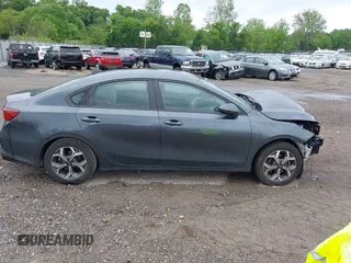 2021 Kia Forte LXS с VIN 3KPF24AD9ME283735, выставлен на аукционе IAAI как лот 42220005 с пробегом 97 694 миль миль и . История ставок и продаж доступна на DreamBid. Изображение 13.