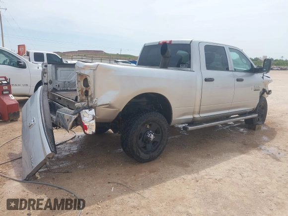 2015 Ram 2500 Tradesman с VIN 3C6UR5CL6FG513999, выставлен на аукционе IAAI как лот 42259171 с пробегом 265 657 миль миль и . История ставок и продаж доступна на DreamBid. Изображение 4.