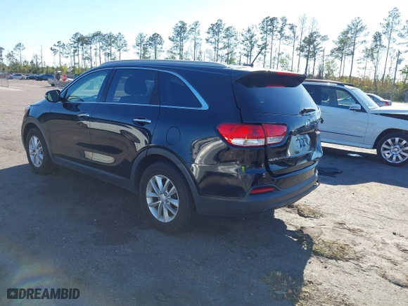 2016 Kia Sorento LX with VIN 5XYPG4A56GG140800, listed as a IAAI auction lot 41828064 with 174,113 mi miles. Bid and sale history available at carsss.com. Image 3.