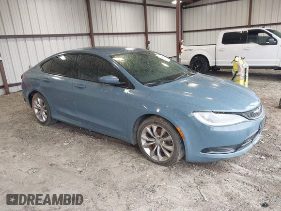 2015 Chrysler 200 S with VIN 1C3CCCBB6FN704739, listed as a IAAI auction lot 41931176 with 151,362 mi miles. Bid and sale history available at carsss.com. Image 1.