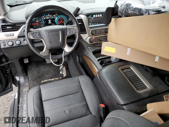 2020 GMC Yukon XL Denali with VIN 1GKS2HKJ7LR198247, listed as a Copart auction lot 43796095 with 89,557 mi miles and Salvage Title. Bid and sale history available at carsss.com. Image 8.