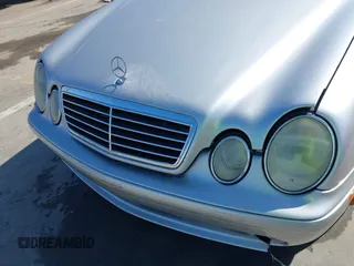 2002 Mercedes-Benz CLK 320/430 with VIN WDBLJ70G92T127992, listed as a IAAI auction lot 41862108 with 196,205 mi miles and . Bid and sale history available at DreamBid. Image 6.