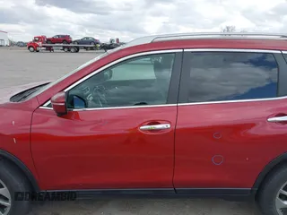 2015 Nissan Rogue SL with VIN 5N1AT2MV5FC870424, listed as a IAAI auction lot 41998532 with 111,000 mi miles and . Bid and sale history available at carsss.com. Image 14.