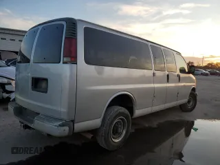 2001 Chevrolet Express with VIN 1GAHG39RX11106199, listed as a Copart auction lot 81802994 with 171,548 mi miles and Salvage Title. Bid and sale history available at carsss.com. Image 3.