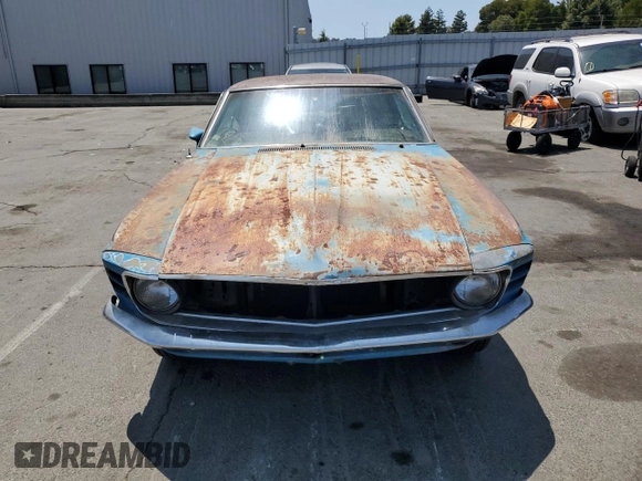 1970 Ford Mustang z VIN 0F04F121563, wystawiony jako Copart lot #60193005 z przebiegiem 31 733 mil mil oraz Czysty tytuł • Clean title. Historia ofert i sprzedaży dostępna na DreamBid. Obrazek 5.