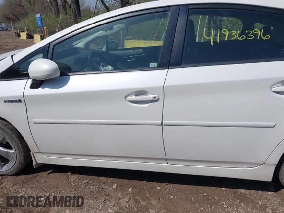 2013 Toyota Prius One z VIN JTDKN3DU4D5605091, wystawiony jako IAAI lot #41936396 z przebiegiem 148 852 mil mil oraz . Historia ofert i sprzedaży dostępna na DreamBid. Obrazek 14.