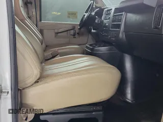 2020 Chevrolet City Express Cargo z VIN 1GCZGGFP7L1276769, wystawiony jako IAAI lot #42284143 z przebiegiem 97 640 mil mil oraz . Historia ofert i sprzedaży dostępna na DreamBid. Obrazek 1.
