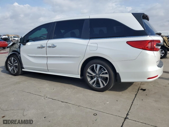 2024 Honda Odyssey Touring with VIN 5FNRL6H85RB003180, listed as a Copart auction lot 84537254 with 14,701 mi miles and Clean Title. Bid and sale history available at carsss.com. Image 2.